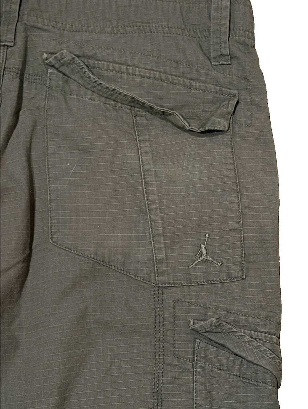 Jordan Men's Gray Solid Cargo Shorts Flat Front Button Closure